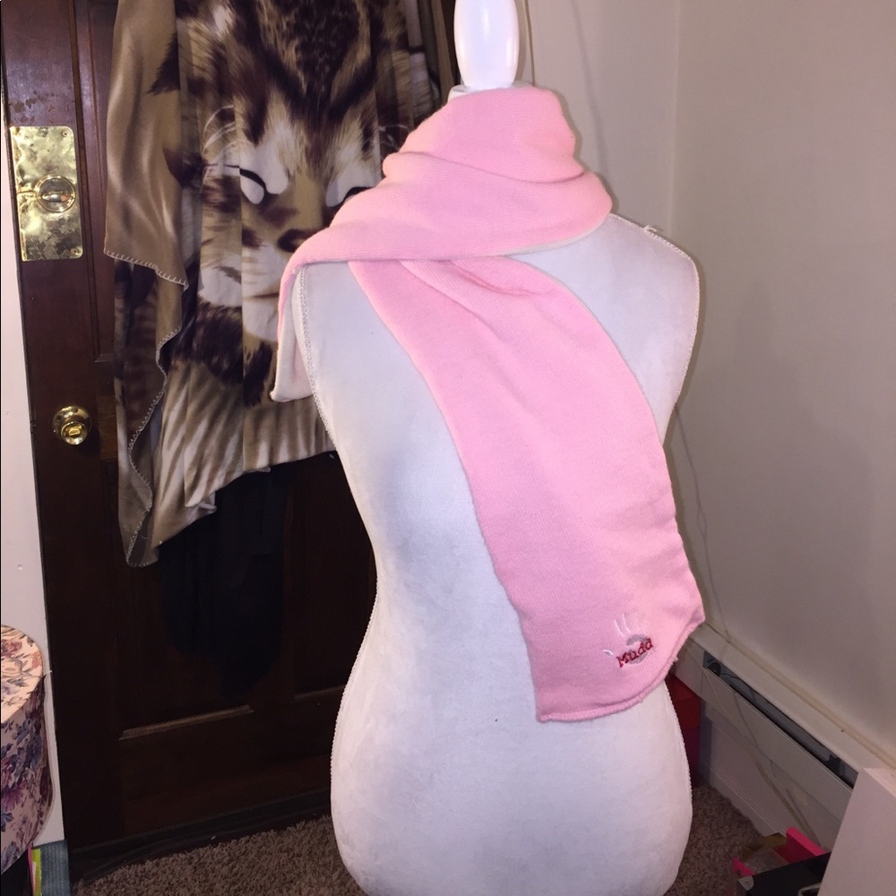 🆑FINAL PRICE‼️. Mudd pink and white scarf